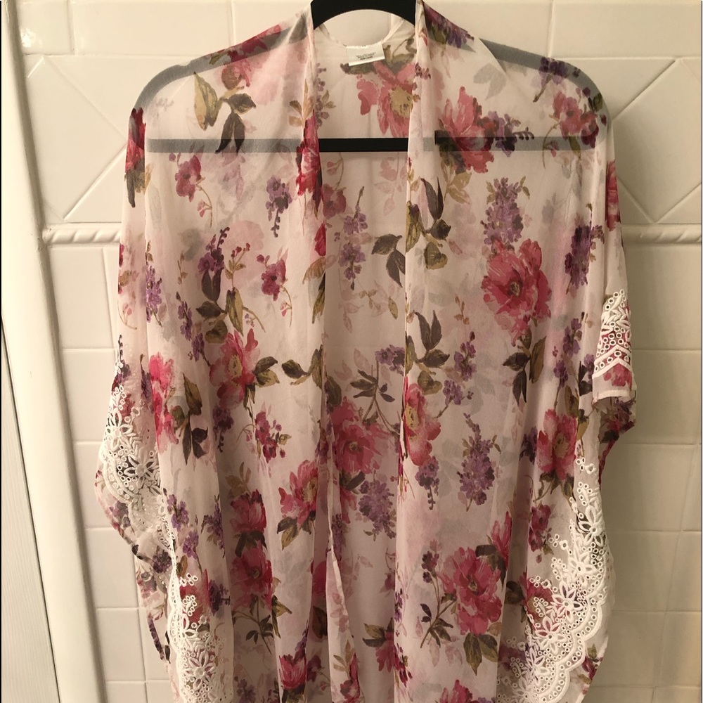 Kimono Floral white with Pink Florals